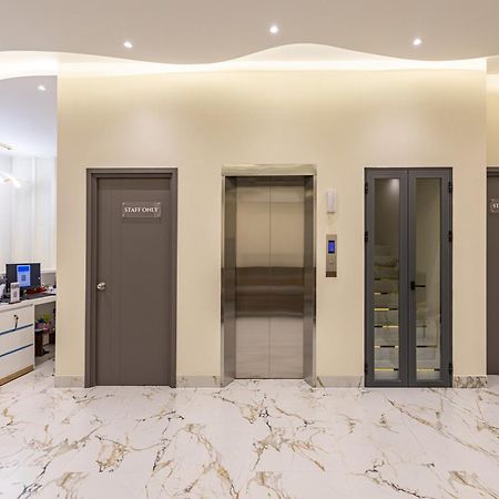 V'Luna Hotel - Managed By Thm Кантхо Экстерьер фото